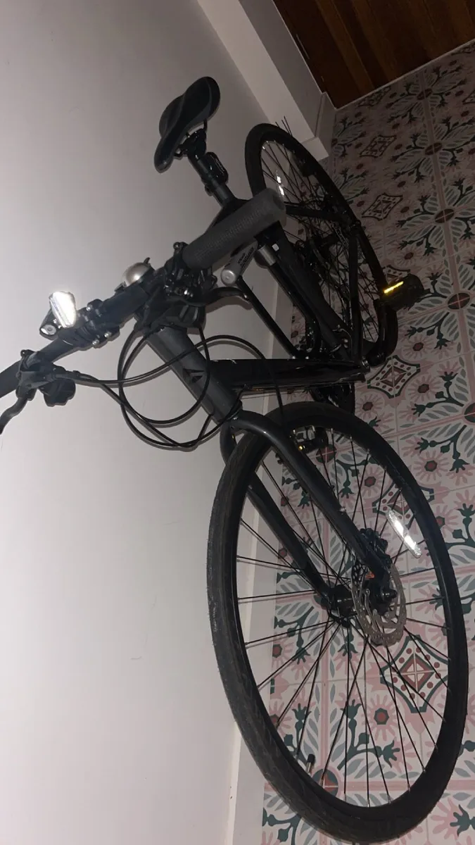 Merida Black Bike speeder 100 - Image 1