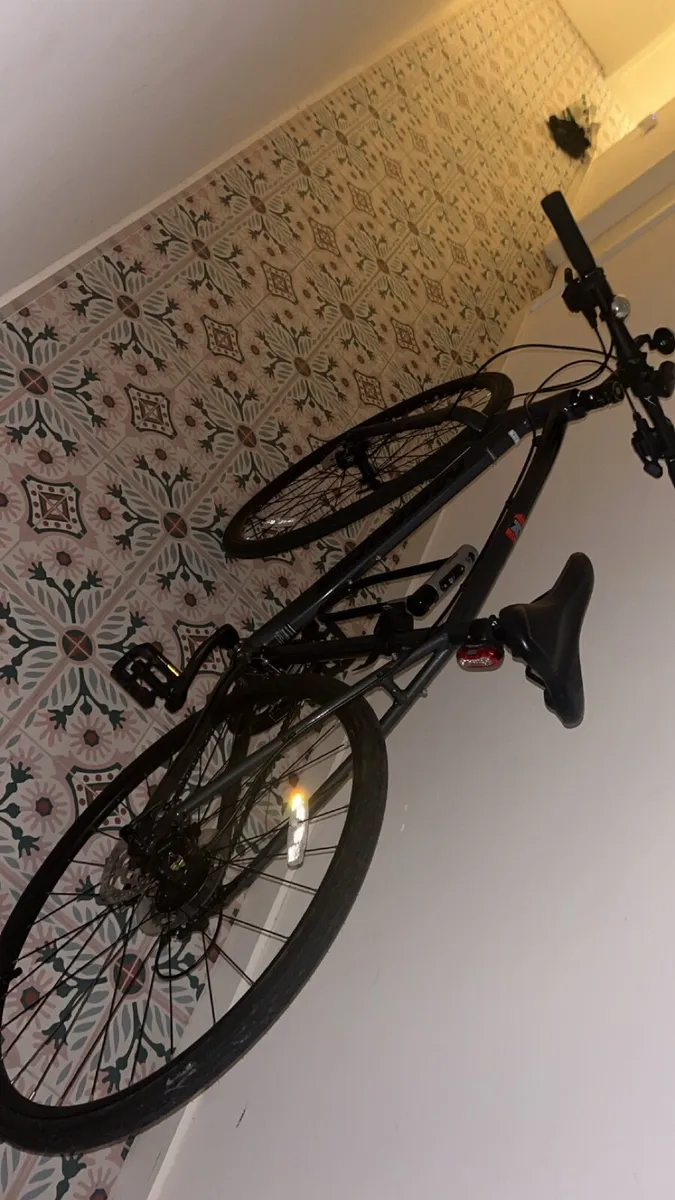 Merida Black Bike speeder 100 - Image 2