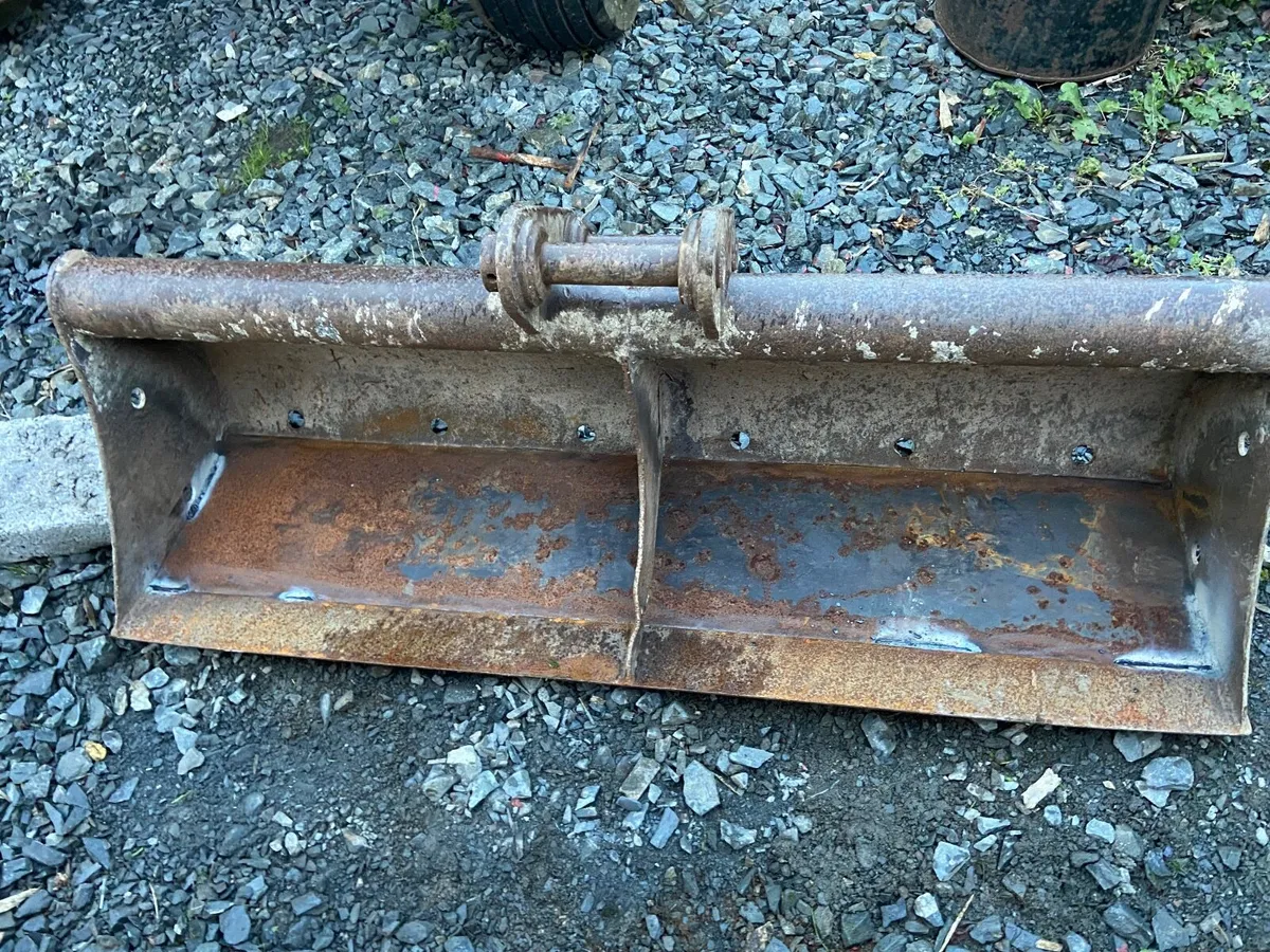 bucket - Image 1