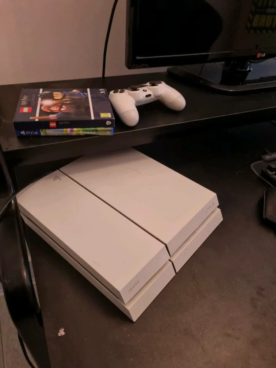 PS4 plus Gaming chair & table - Image 3
