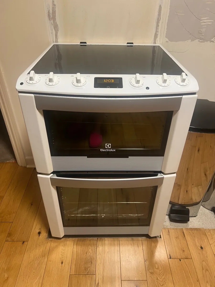 Oven - Image 1
