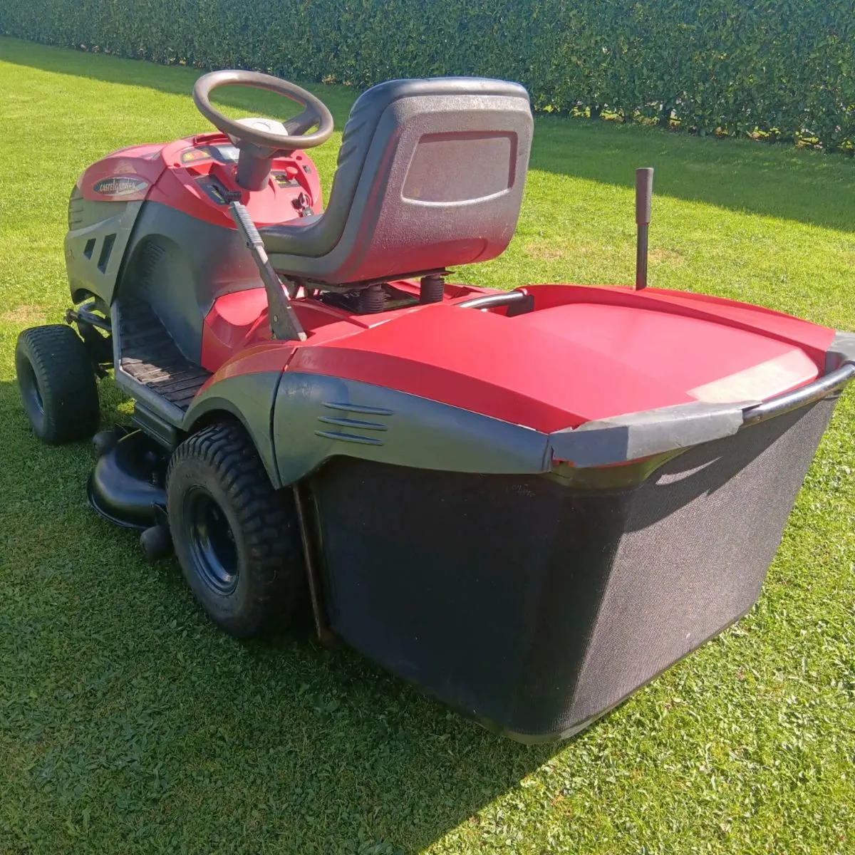 Castlegarden hydrostatic 17.5hp Briggs engine - Image 4