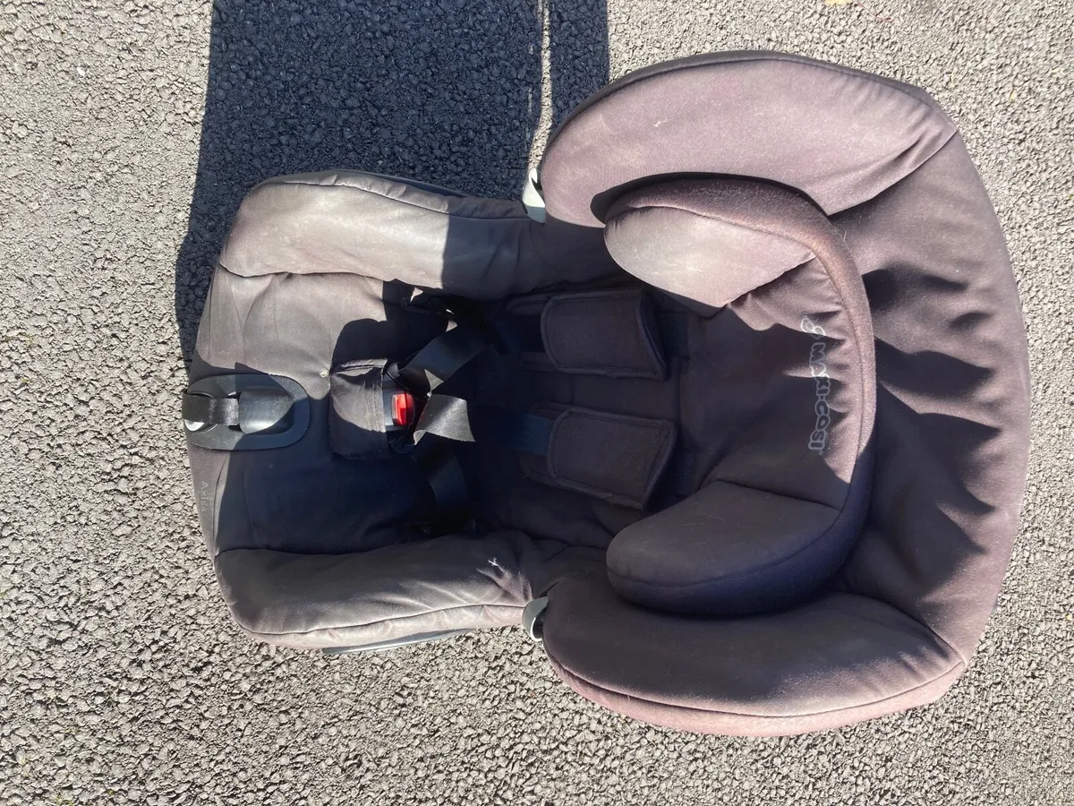 Maxi cosi axiss car seat - Image 1