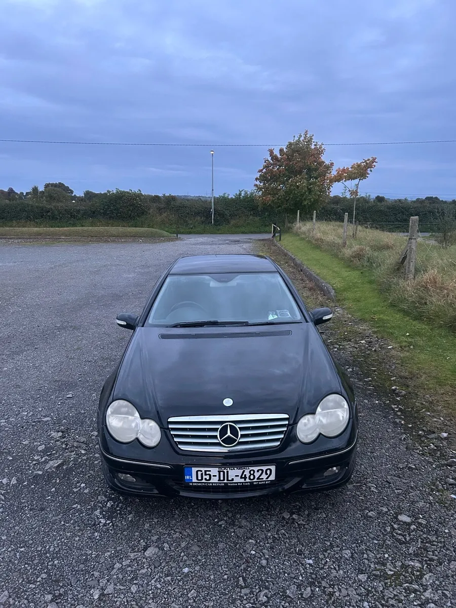 Mercedes-Benz C-Class 2005 - Image 3
