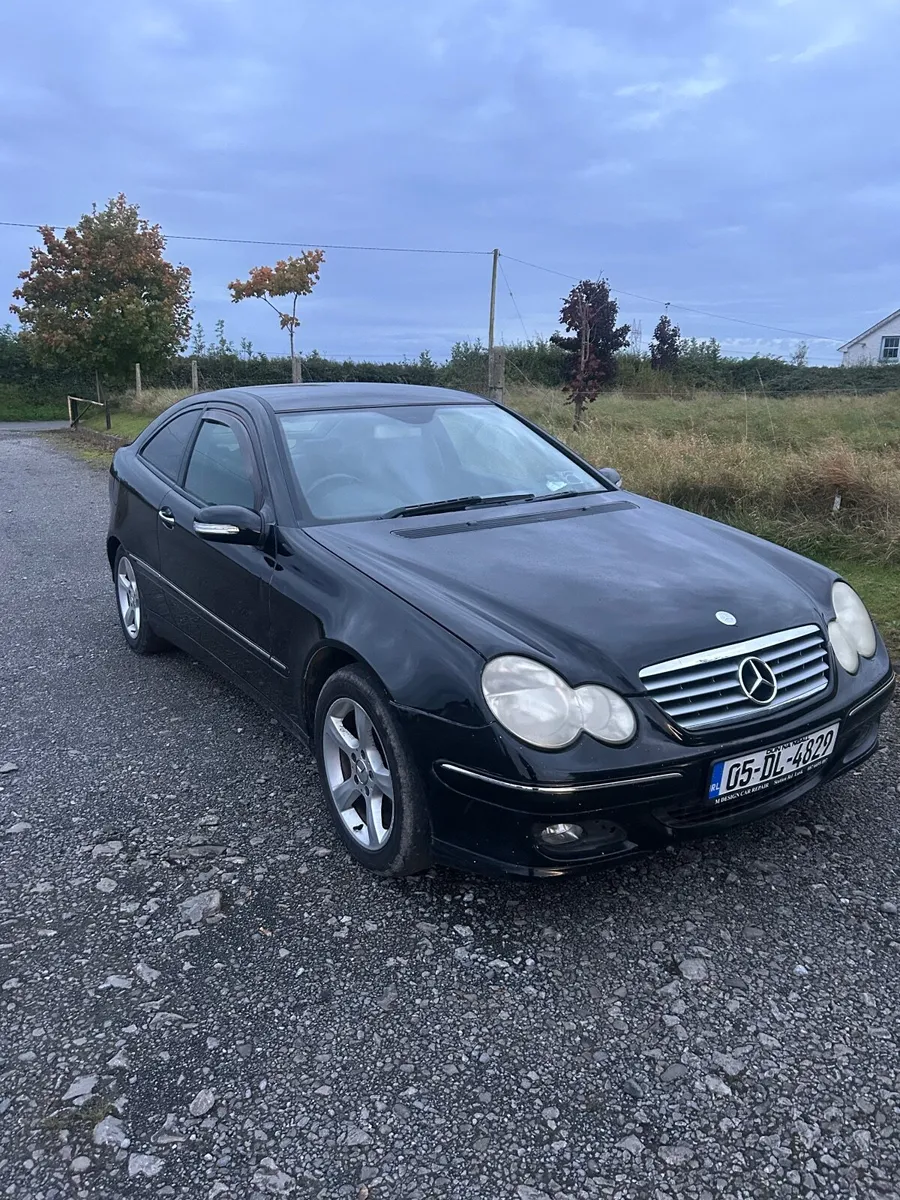 Mercedes-Benz C-Class 2005 - Image 4