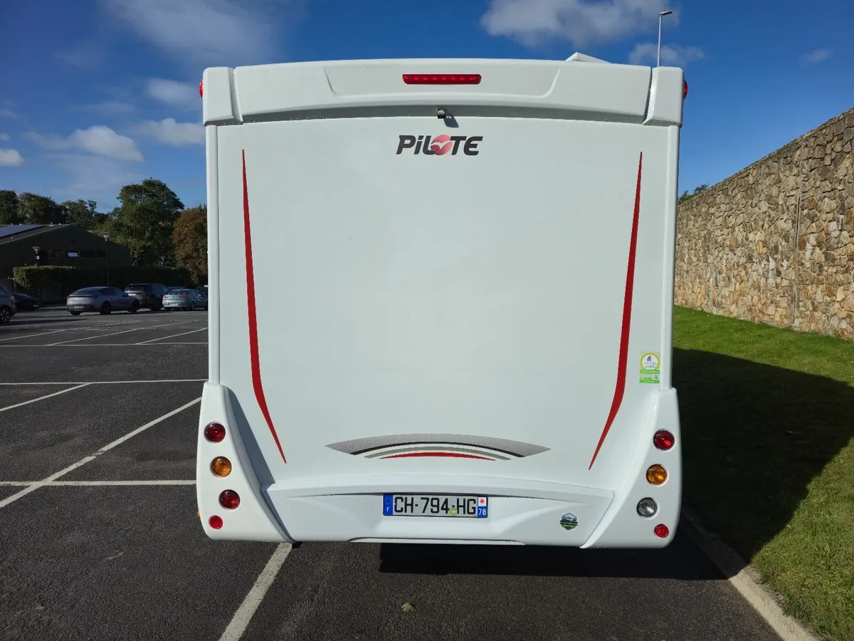 2012 PILOTE G740 AVENTURA ISLAND BED ONLY 85K KMS - Image 3