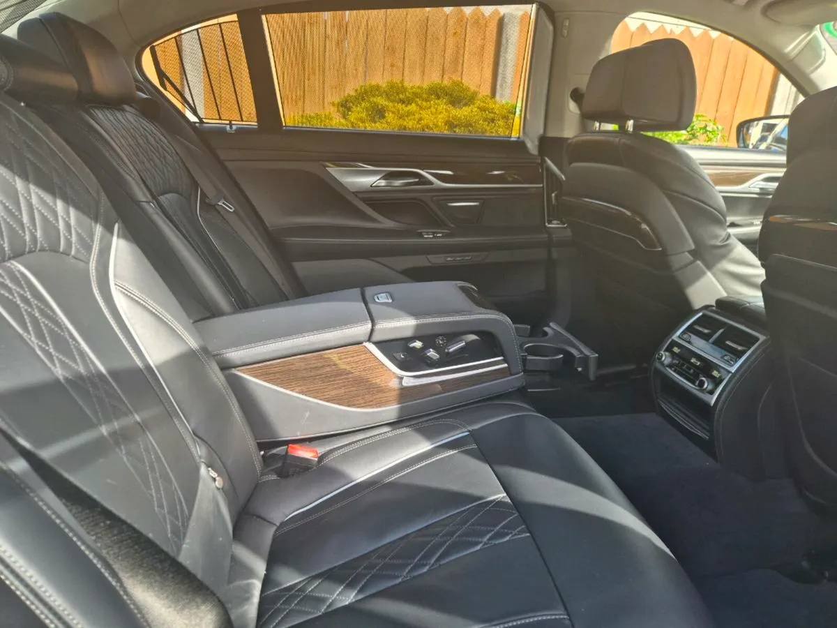 Car - Image 4