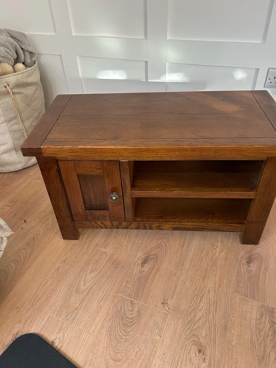 TV STAND - Image 1