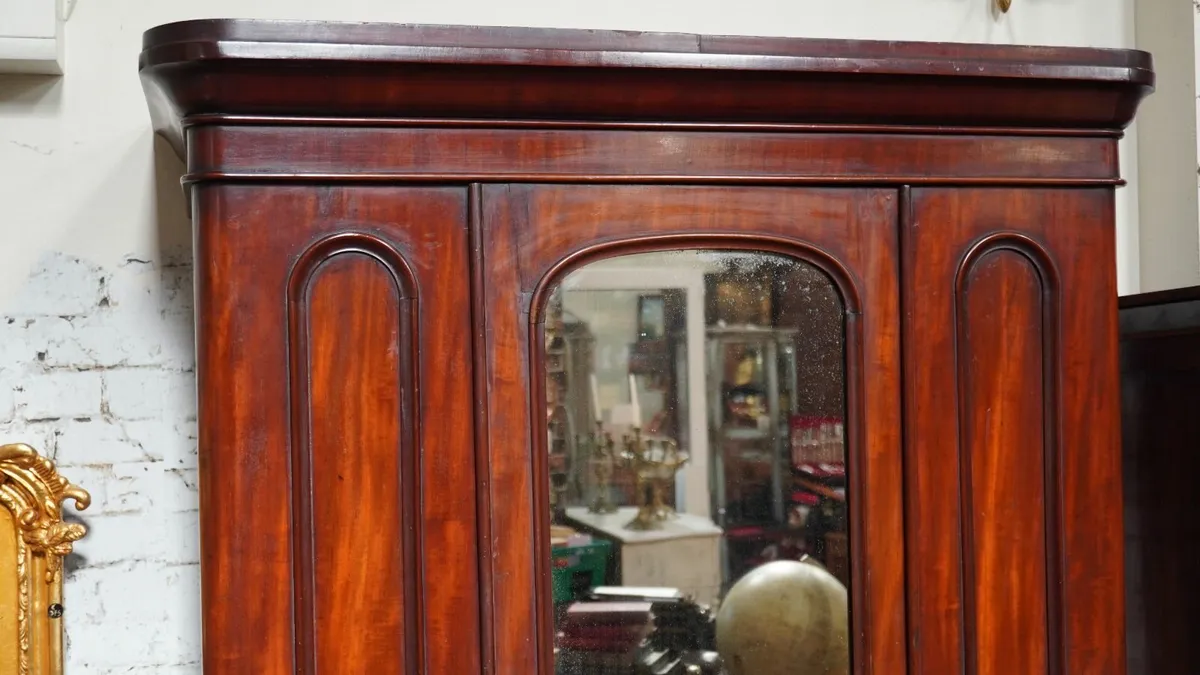 Classic Victorian Wardrobe - Image 2