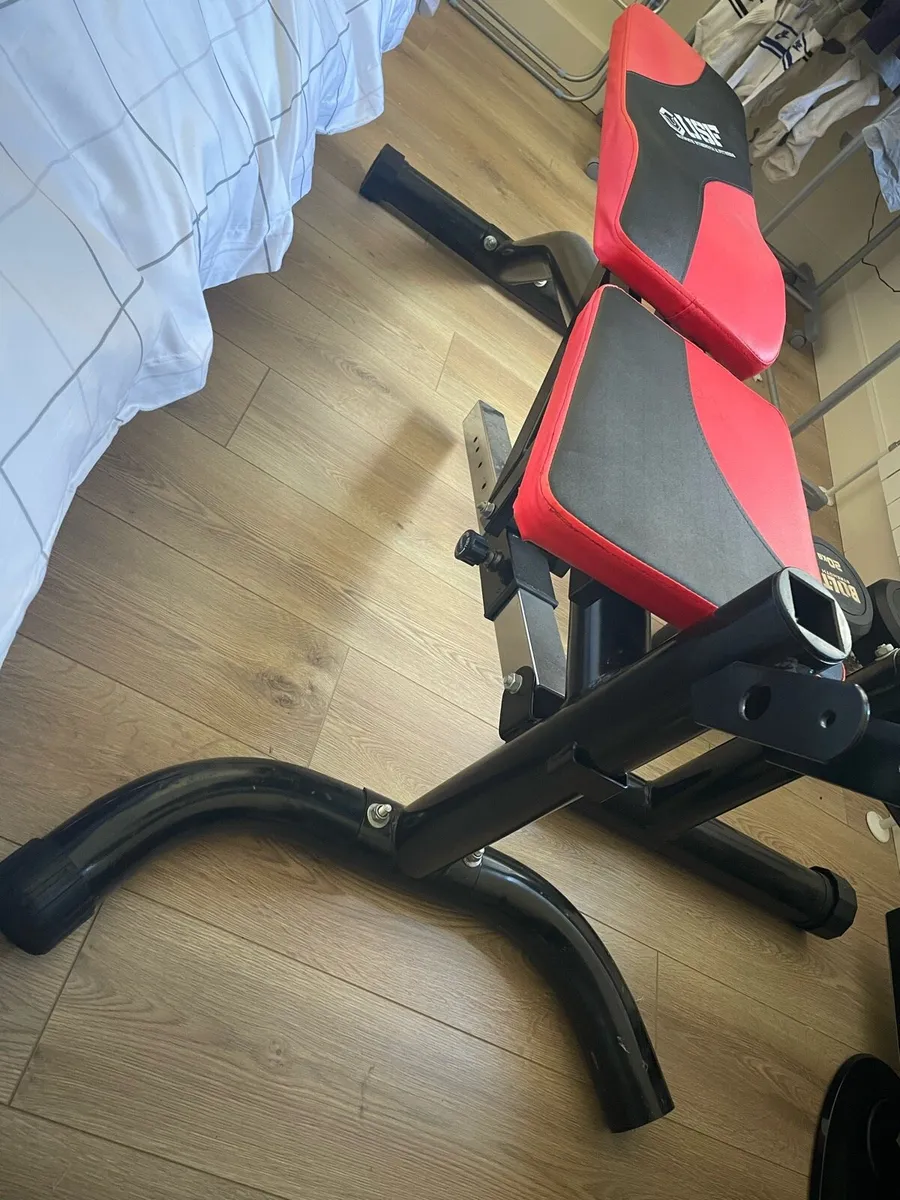 Adjustable bench and squat rack - Image 3