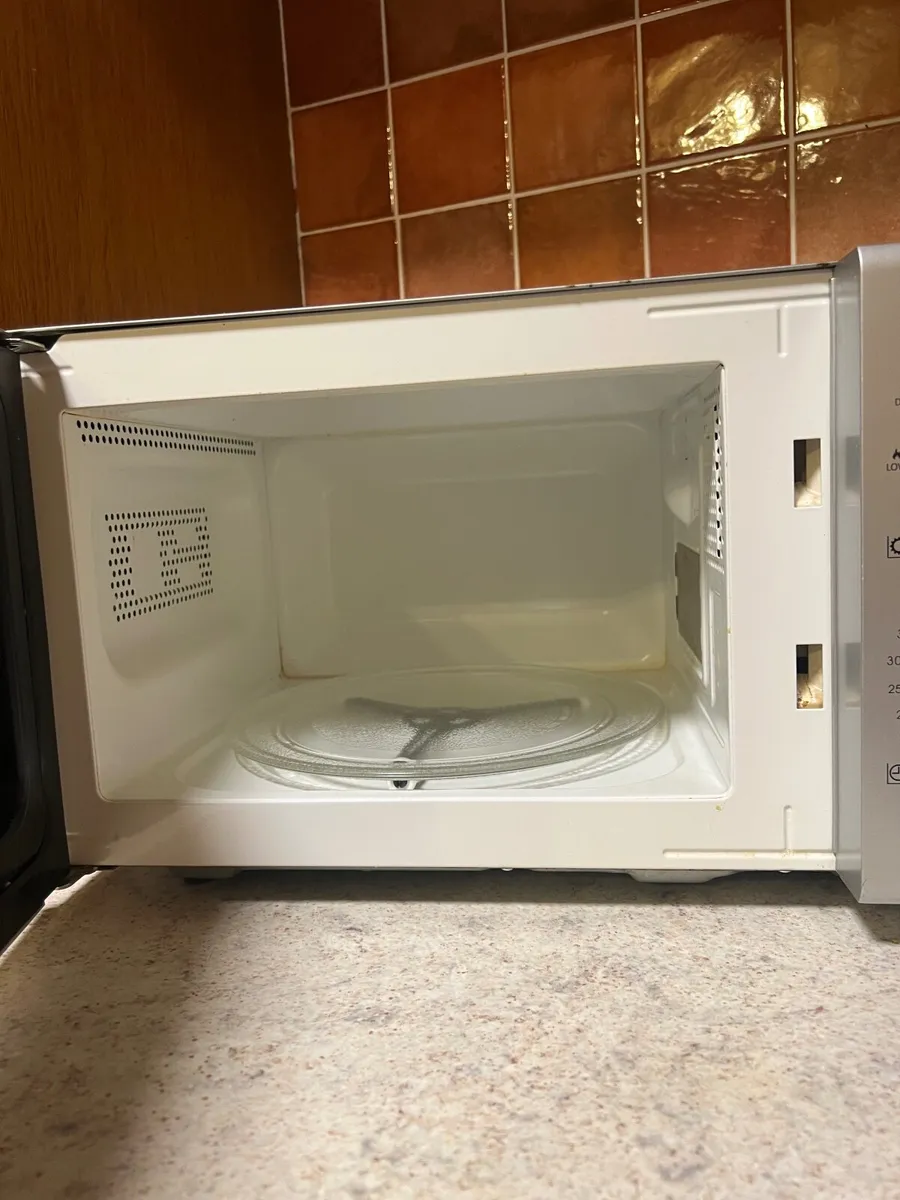 Microwave - Image 2