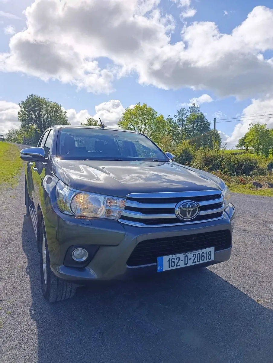 162 Toyota Hilux - Image 1
