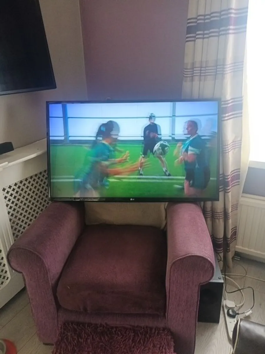 LG 43in Smart Tv - Image 1