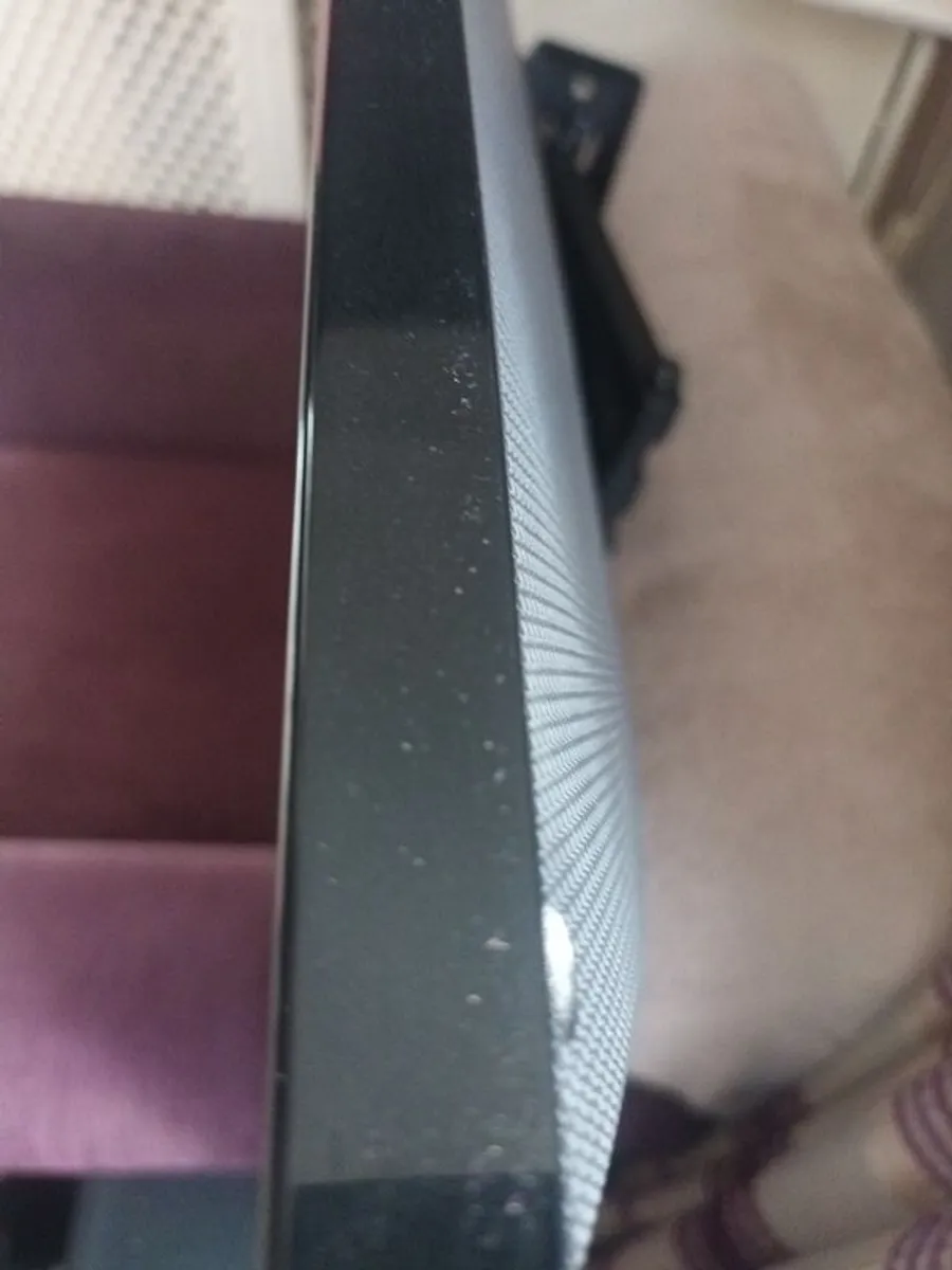 LG 43in Smart Tv - Image 3