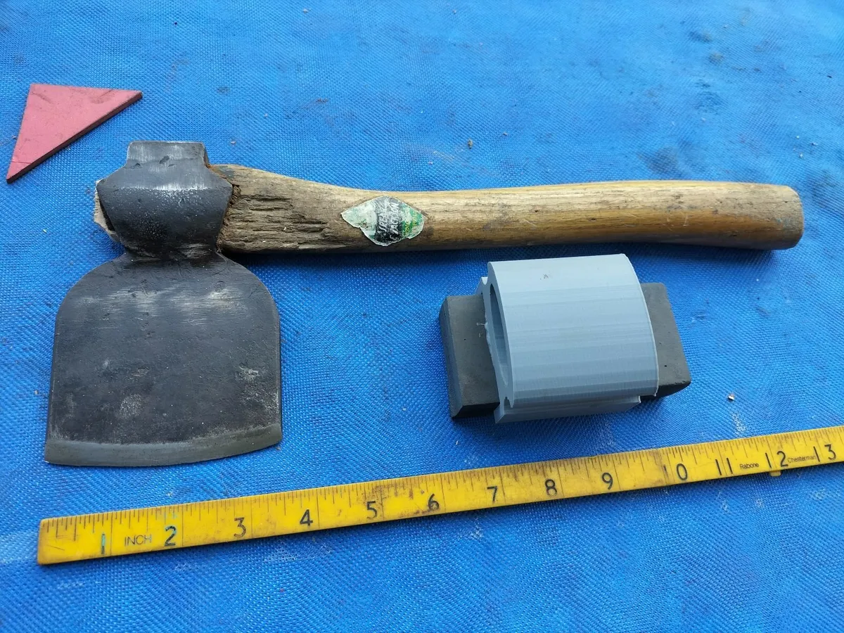 1.1/2lb Axe by Spear & Jackson - Image 1
