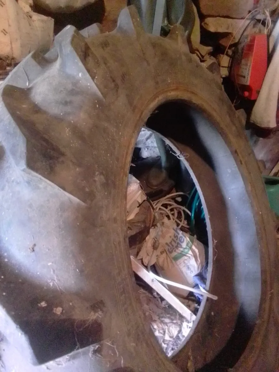 Tractor tyre - Image 1