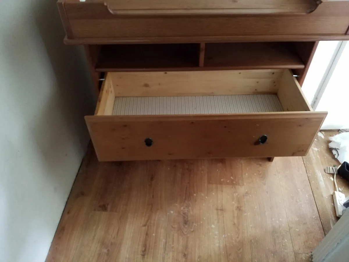 Changing table with 2 drawers - Image 1