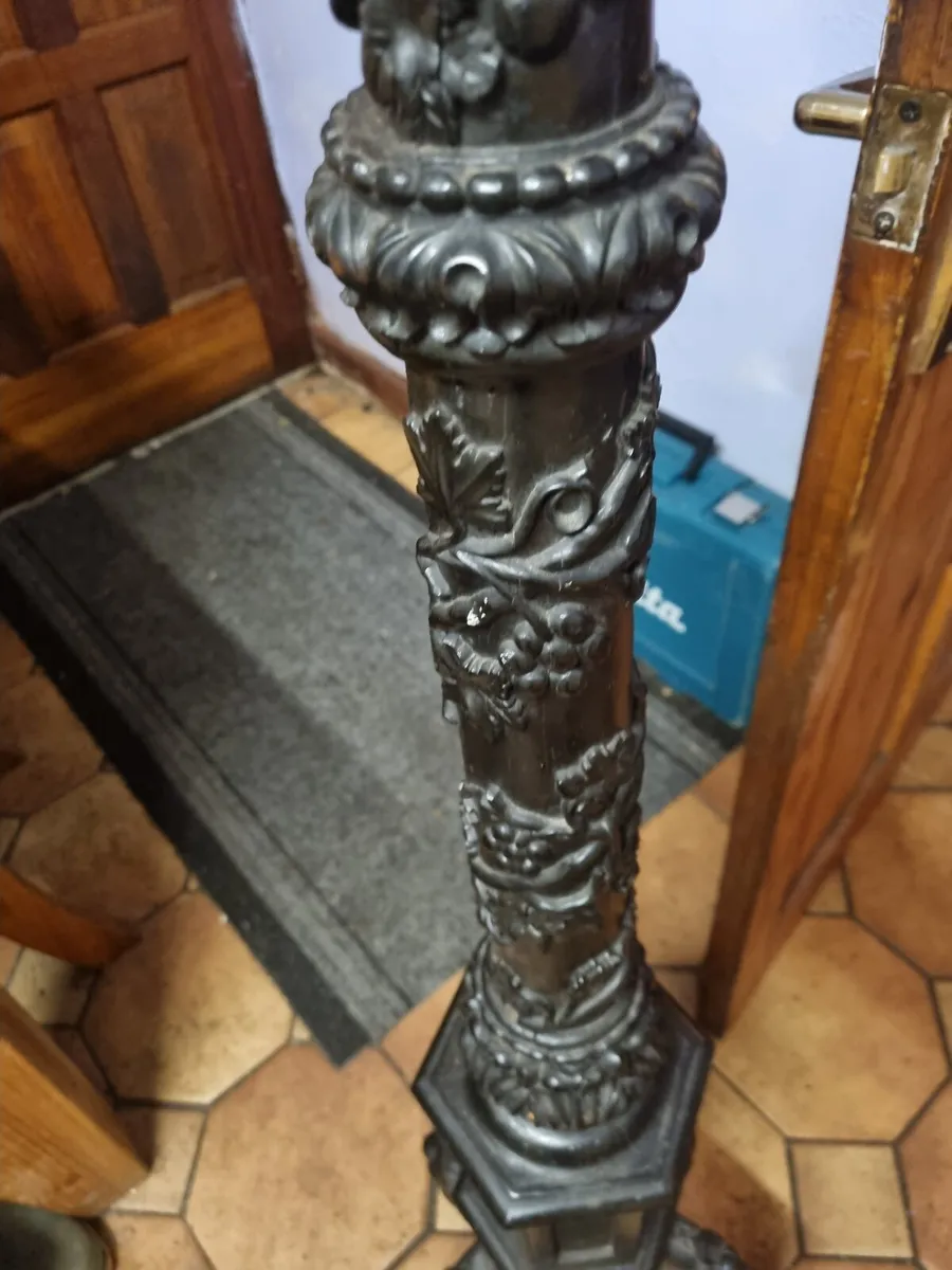 Antique pod stand - Image 3