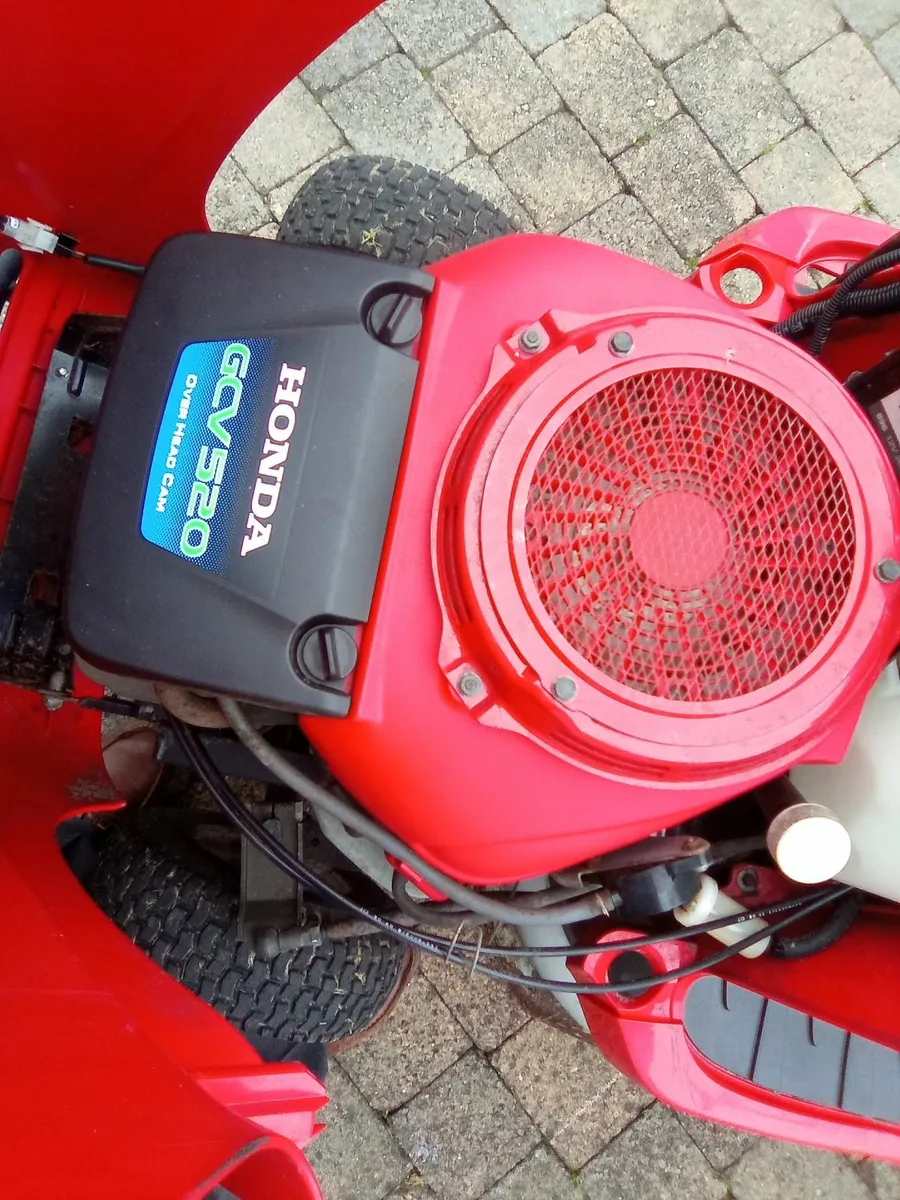 Honda ride on lawnmower - Image 3