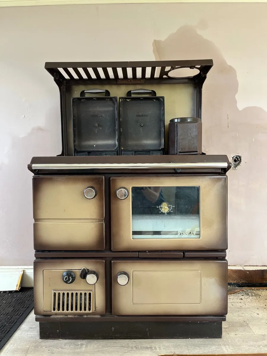 Solid fuel cooker - Image 1