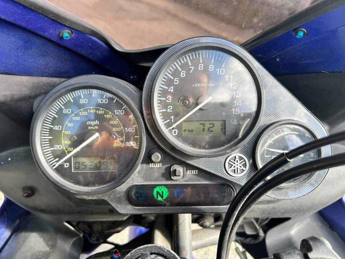 Motorbike YAMAHA Fazer 600 2002 motorcycle - Image 4