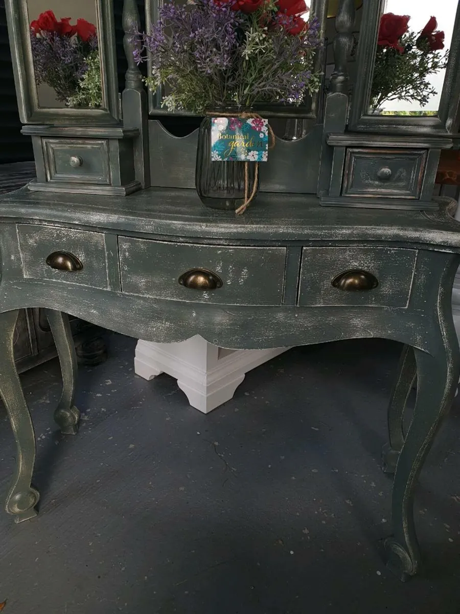 Vintage green table dresser - Image 2