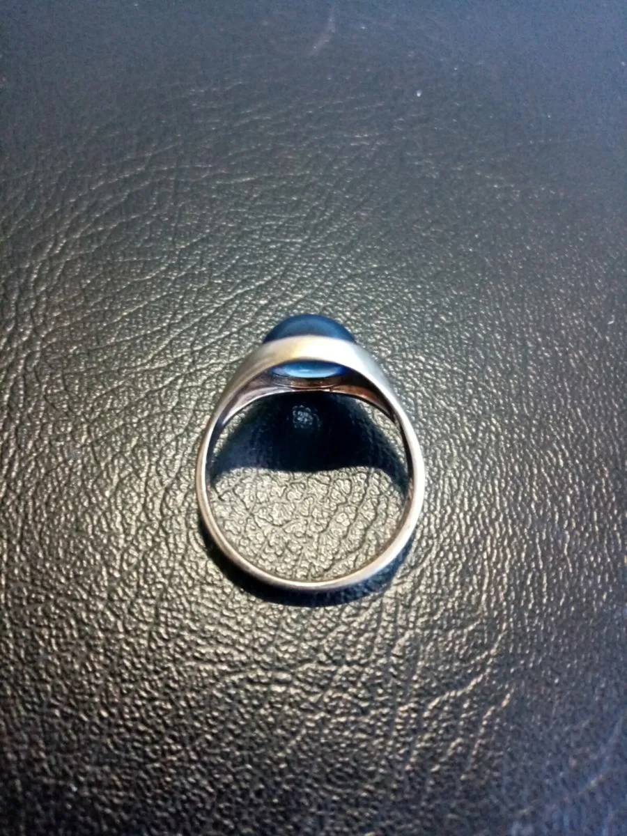 9ct Solid Gold Ring - Image 3