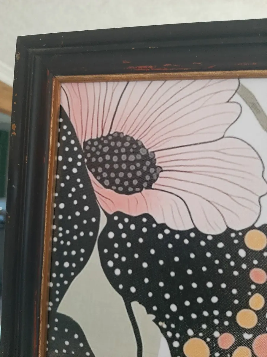Mid century frame with Yayoi Kusama artwork - Image 4