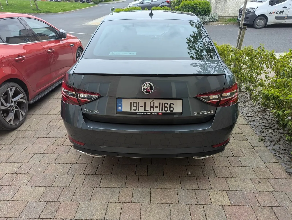 Skoda Superb 2019 - Image 4