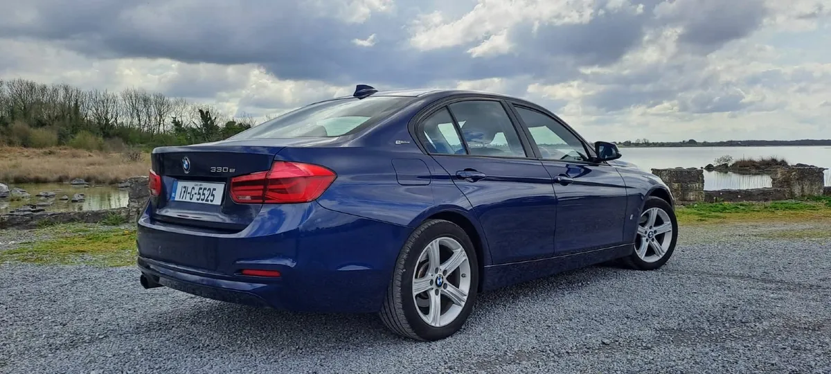 BMW 3-Series 2017 - Image 3