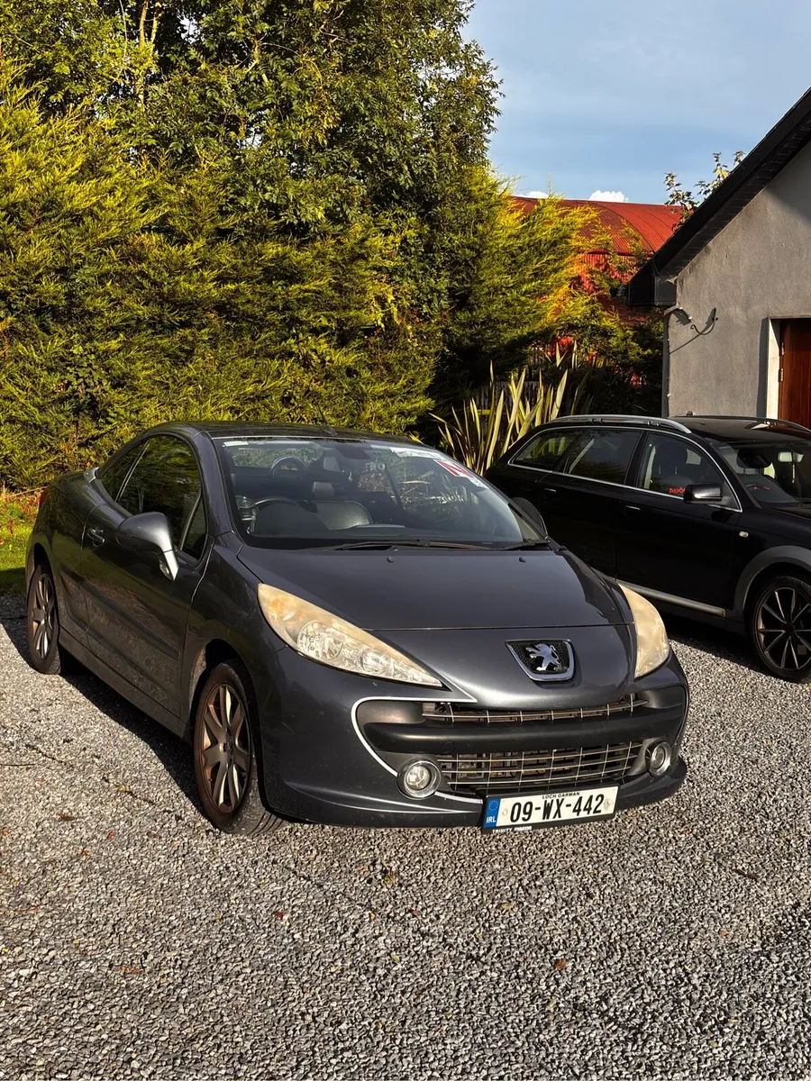 Peugeot 207CC convertible - Image 1