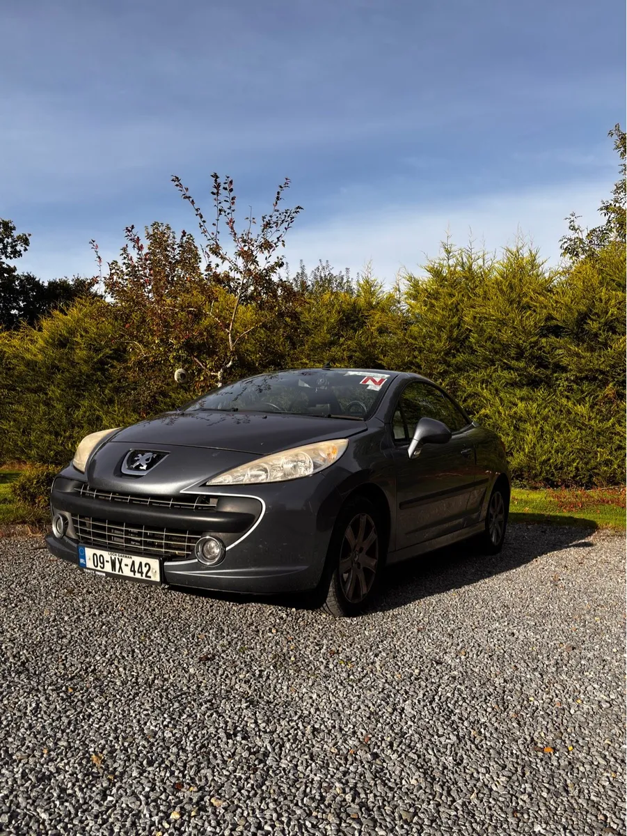 Peugeot 207CC convertible - Image 2