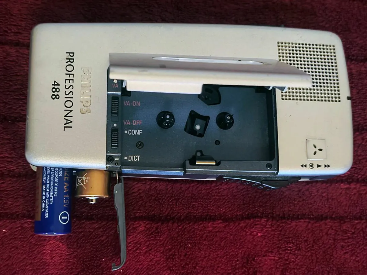 Memo Dictation Recorder Philips  Mini Cassette - Image 1
