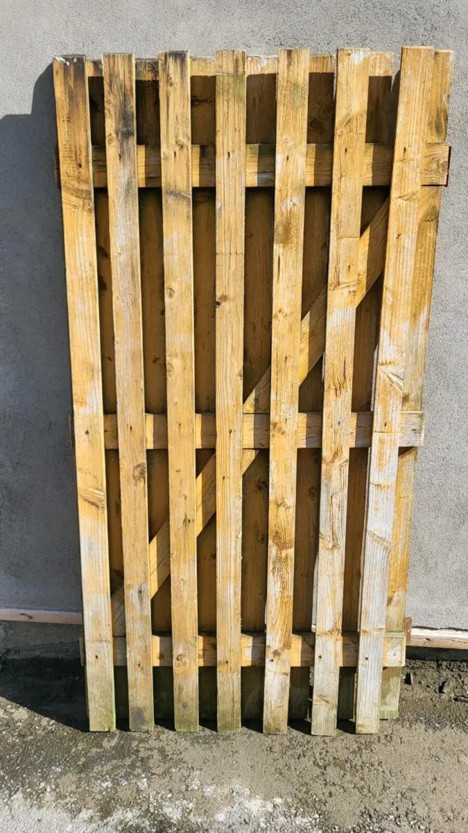 Timber side gate - Image 4