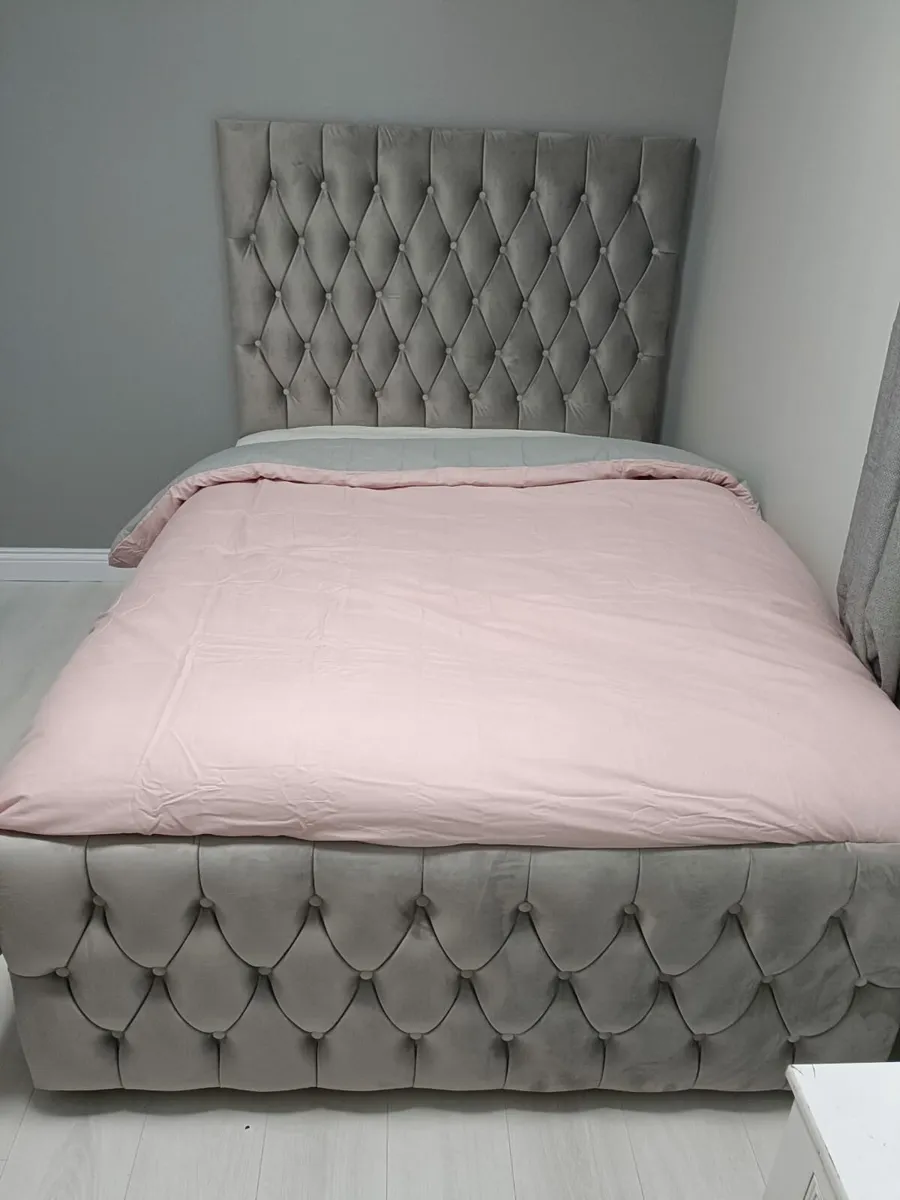 Framed french velvet chesterfield beds - Image 2