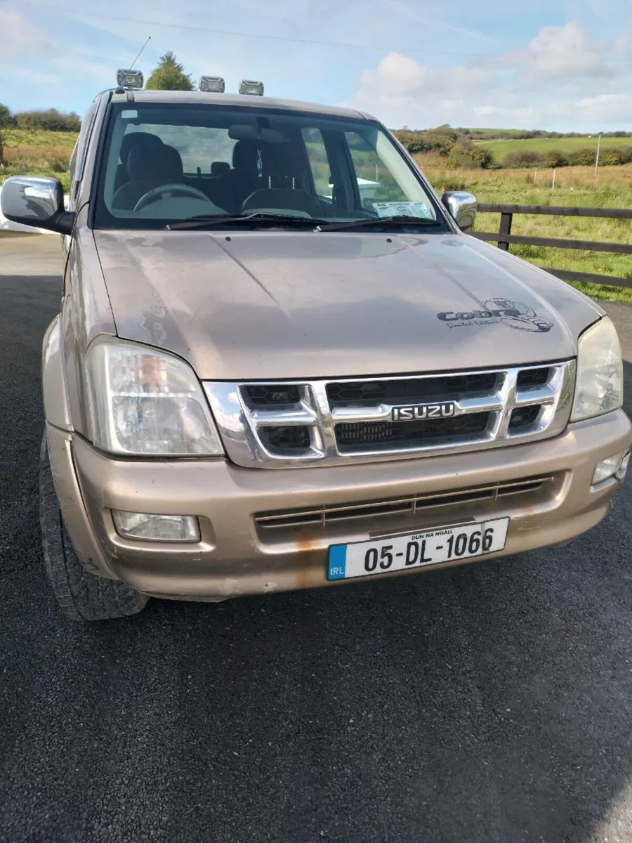 05 Dmax 3.0L low milage - Image 3