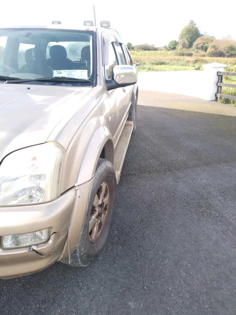 05 Dmax 3.0L low milage - Image 4