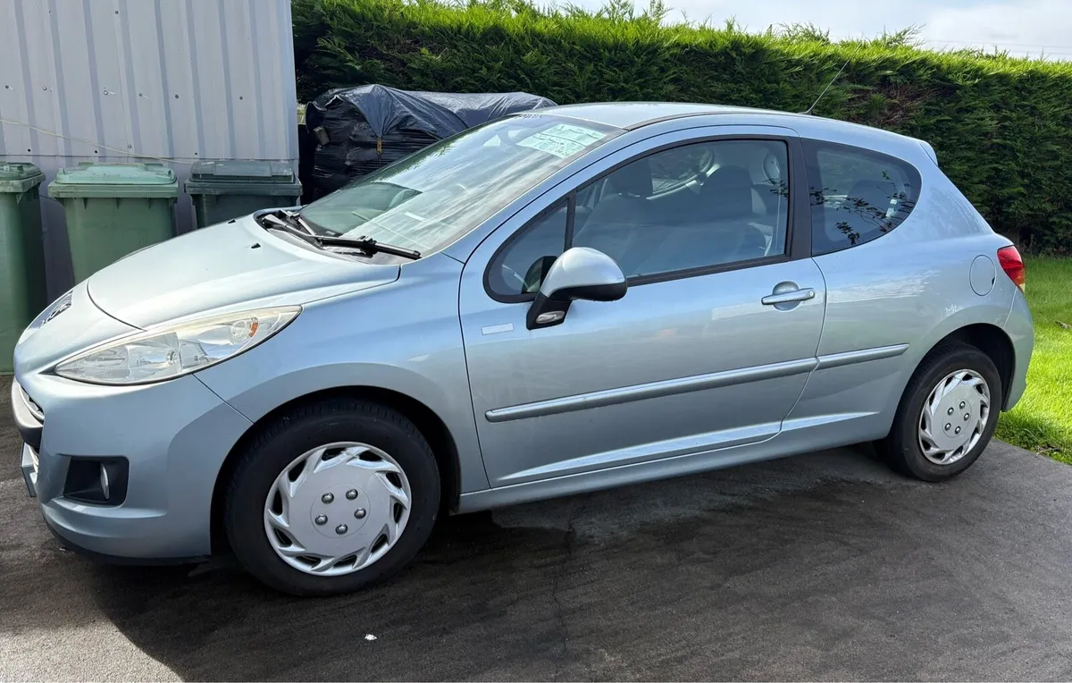 Peugeot 207 car - Image 1