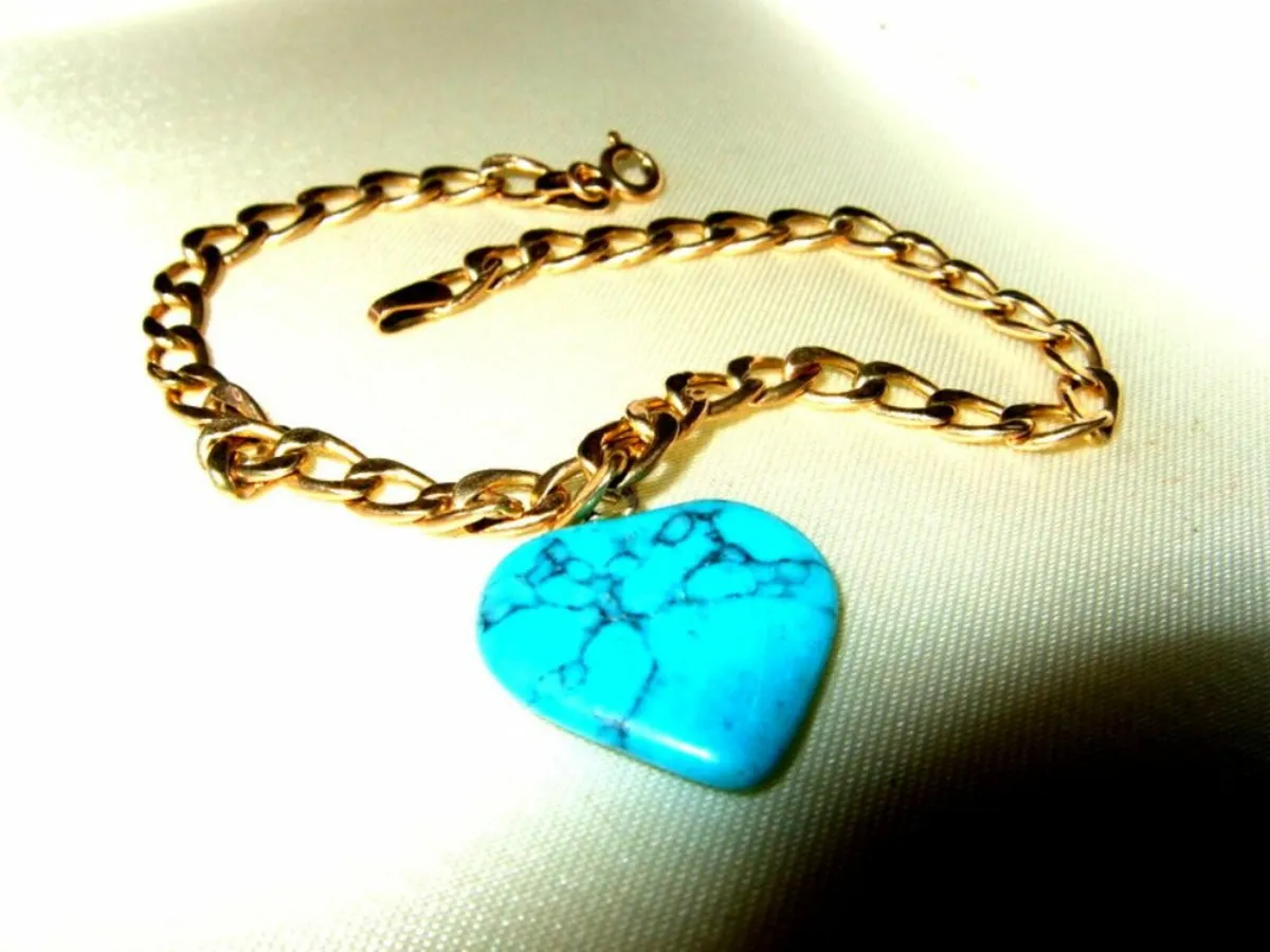 Vintage Hallmarked 14ct Gold Charm Bracelet - Image 1