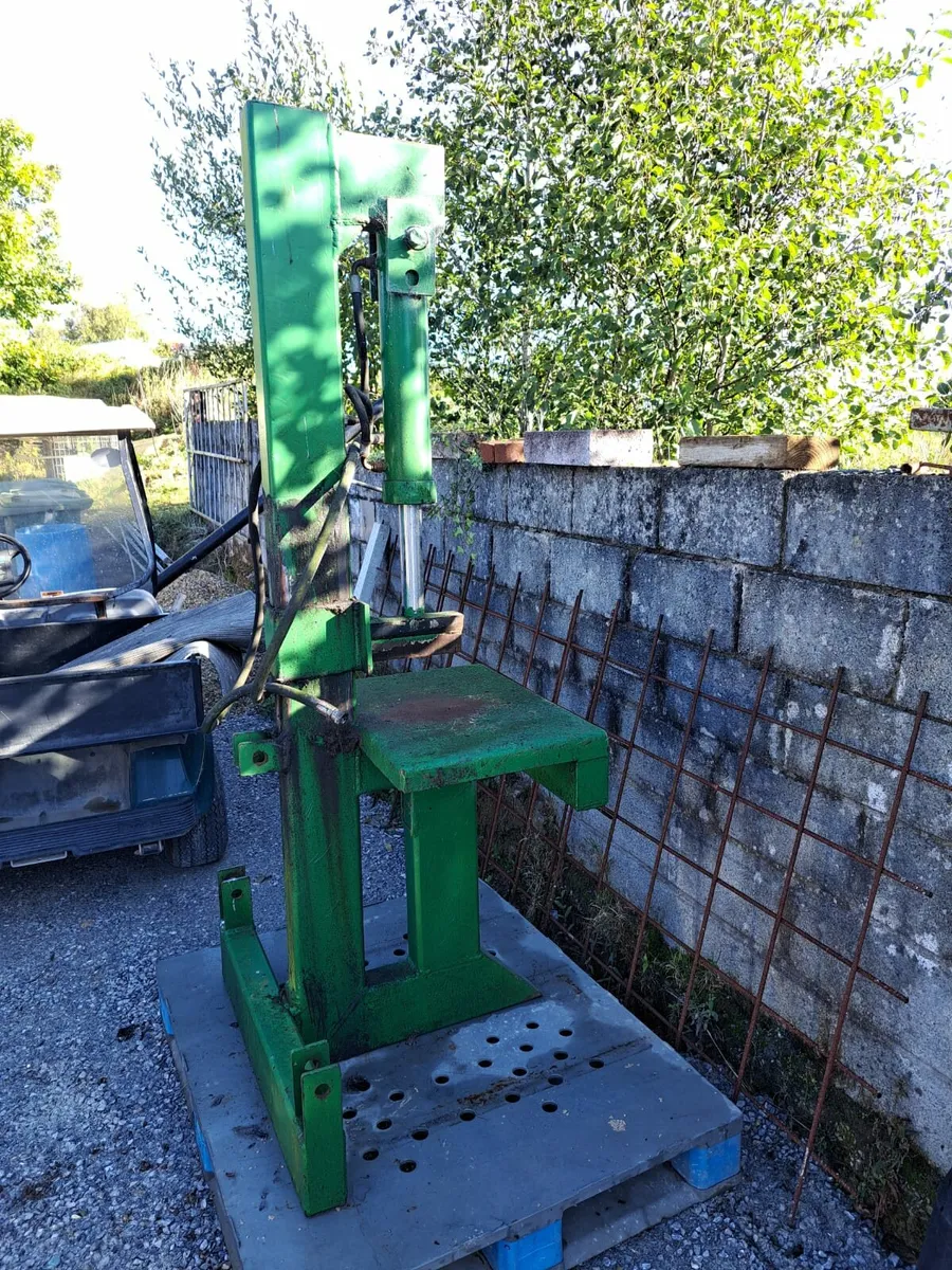 Log splitter - Image 1