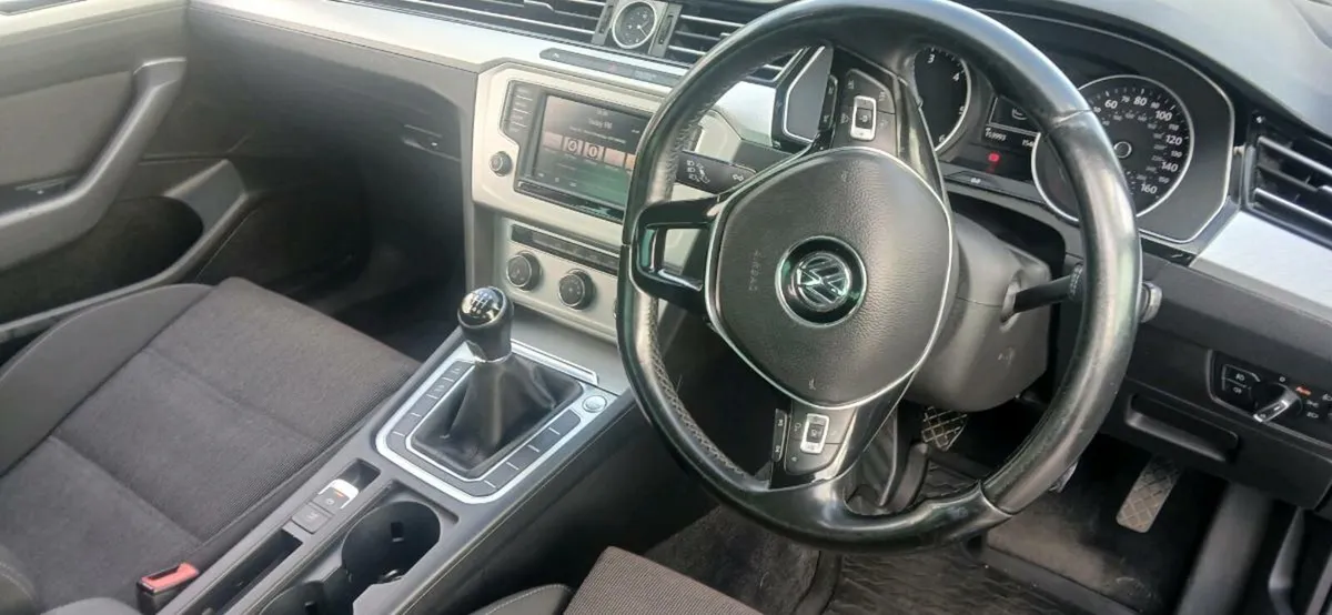 Volkswagon passat - Image 2