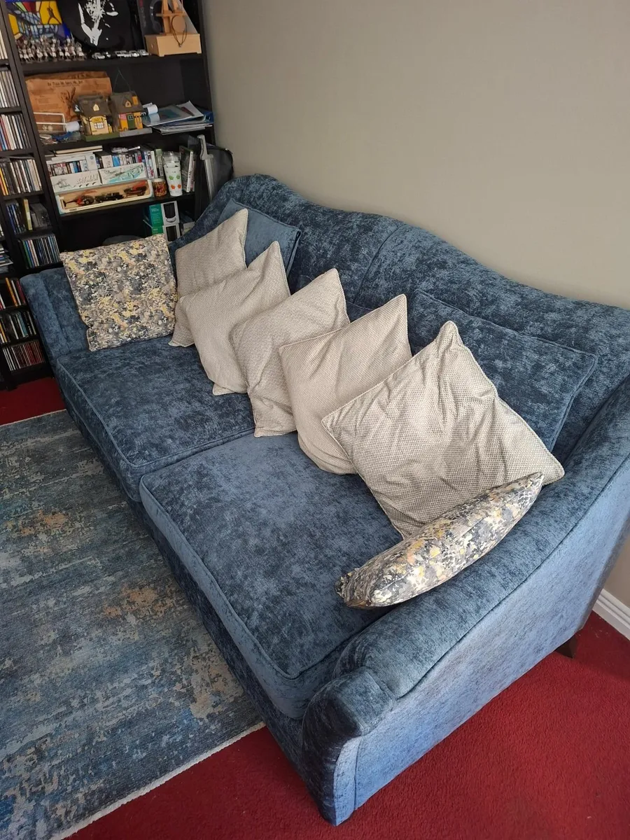 SOFA FOR SALE - Image 2