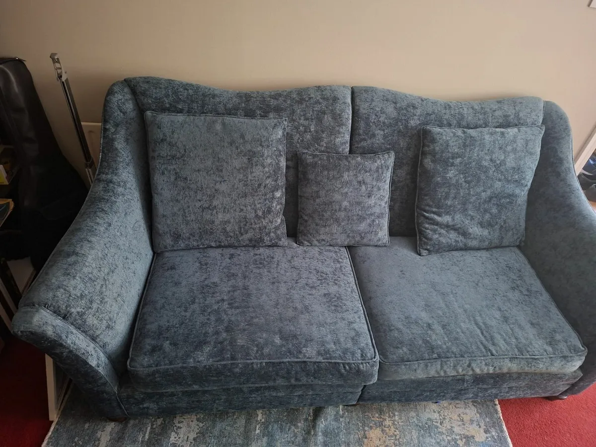 SOFA FOR SALE - Image 1