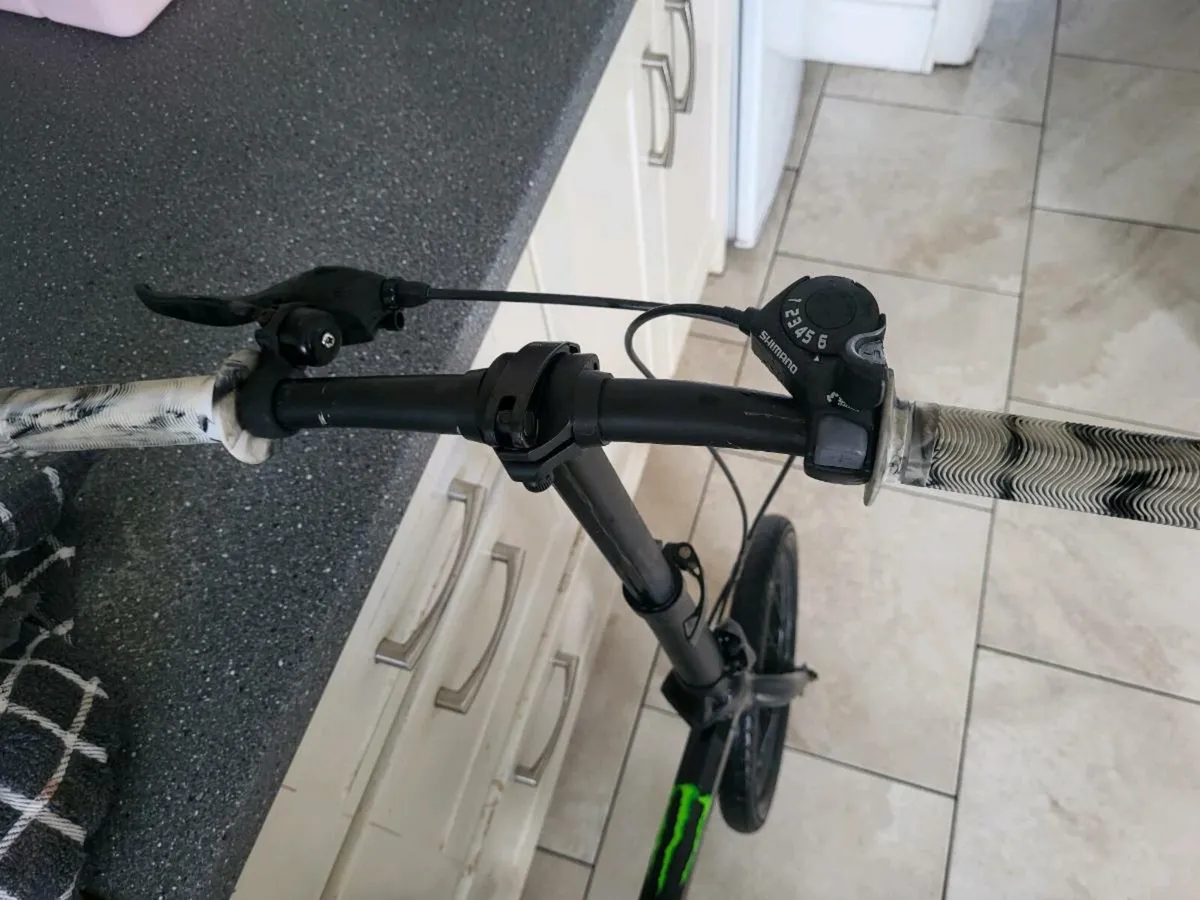 Fold up bike - Image 3
