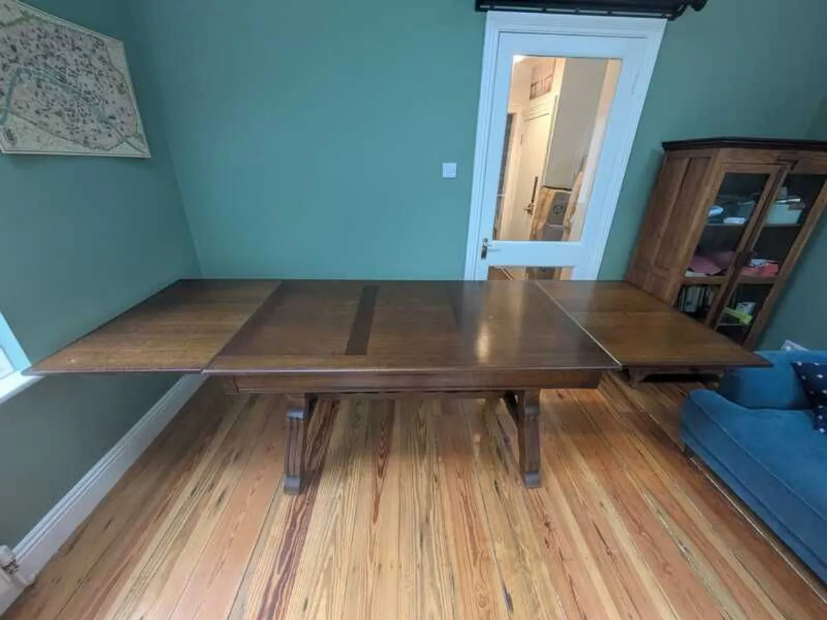 Extendable solid wood dining table - Image 3