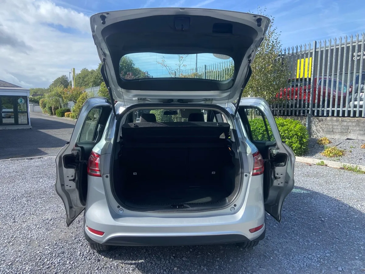 Lovely B MAX  FOR SALE - Image 1