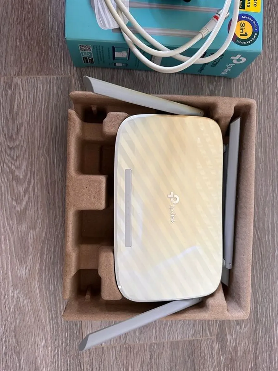 Wi-Fi Router - Image 4