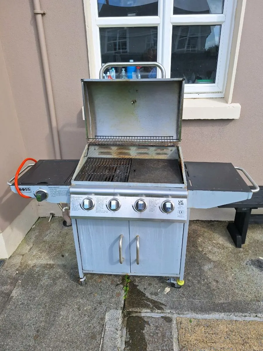 BOSS 4 BURNER PLUS 1 BBQ - Image 2