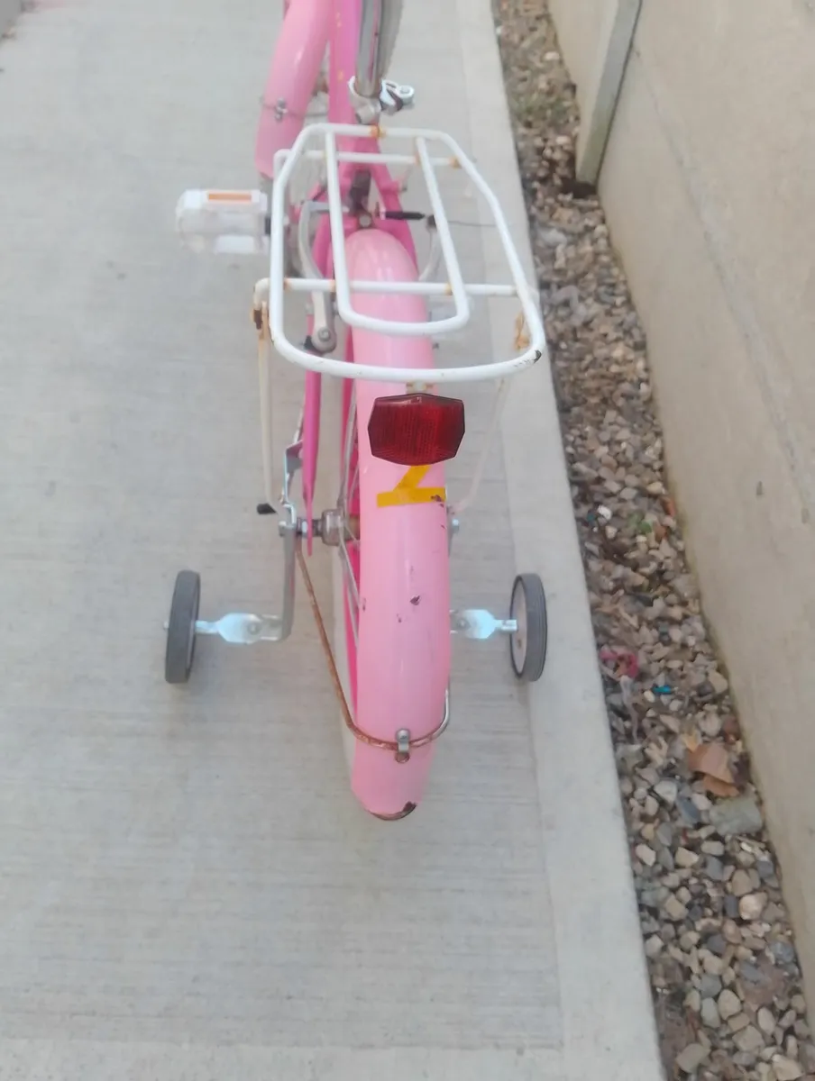 20 inch girls bike - Image 1