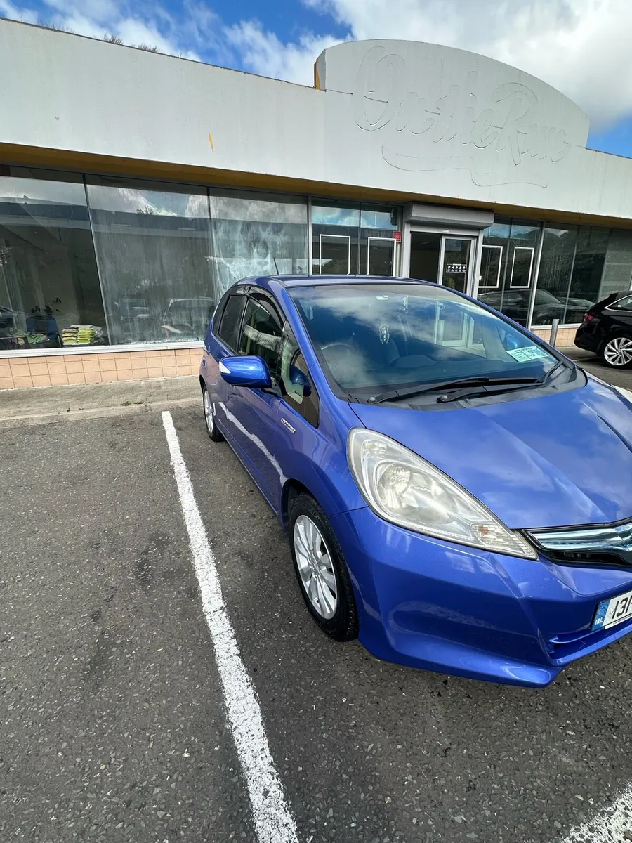 2013 Automatic Honda Fit Hybrid 94.000 Miles - Image 3